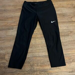 Nike Dri-Fit cropped pants